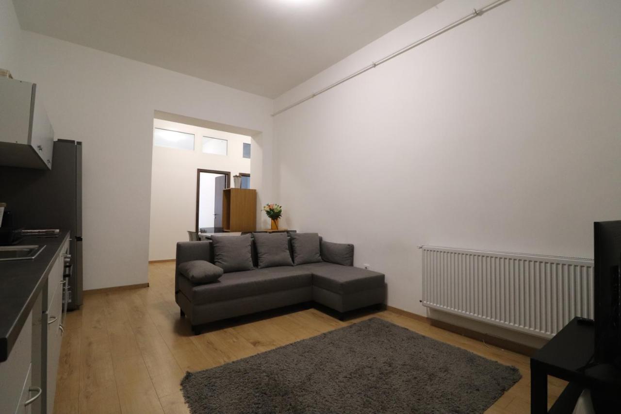New B In Kiraly Street 106